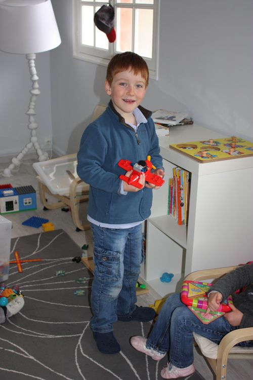 Paulo dans la chambre des enfants